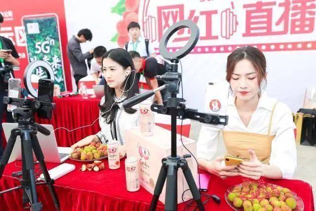 助农直播：“县长+网红”带货为农产品全渠道销售铺路(图1)