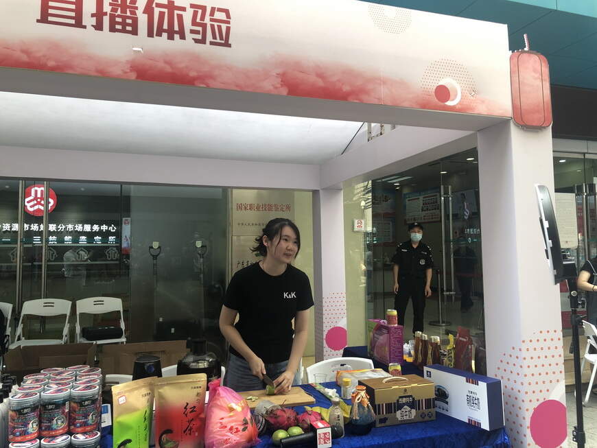 暖心！他们现场直播卖货让优质农产品“走出去”(图3)