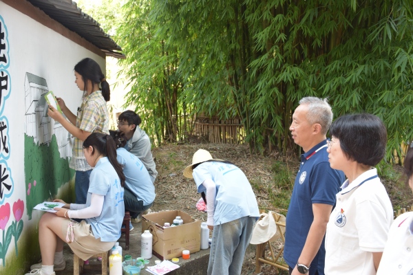 法治为笔 直播为翼 重庆理工大学“双引擎”绘就乡村振兴青春画卷(图2)