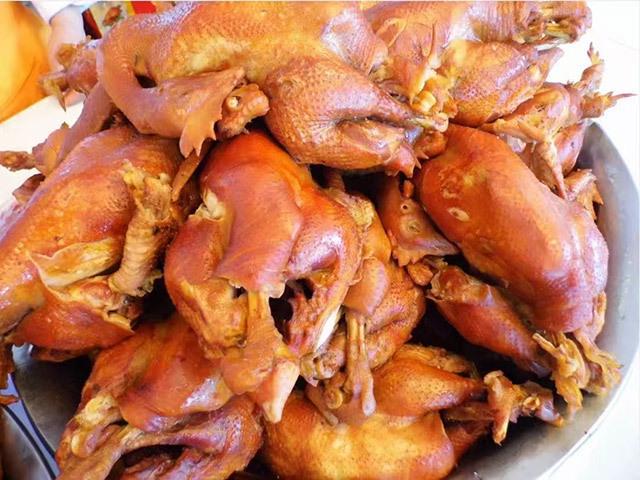 北疆美食 ｜ 卓资熏鸡：熏香浓郁 扬名在外(图3)