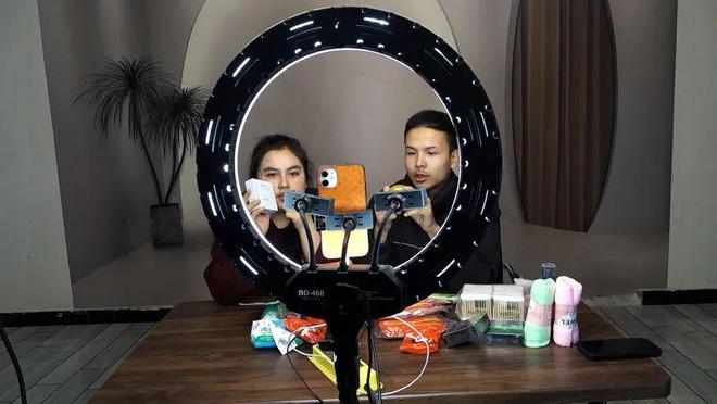 直播带货助墨玉农产品“走出去”(图2)