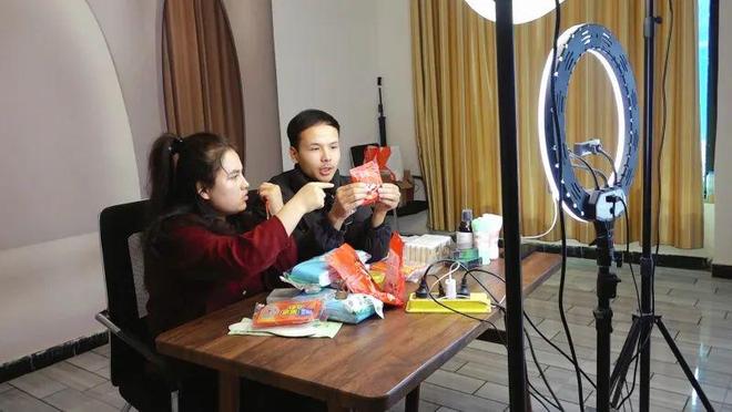 直播带货助墨玉农产品“走出去”(图4)
