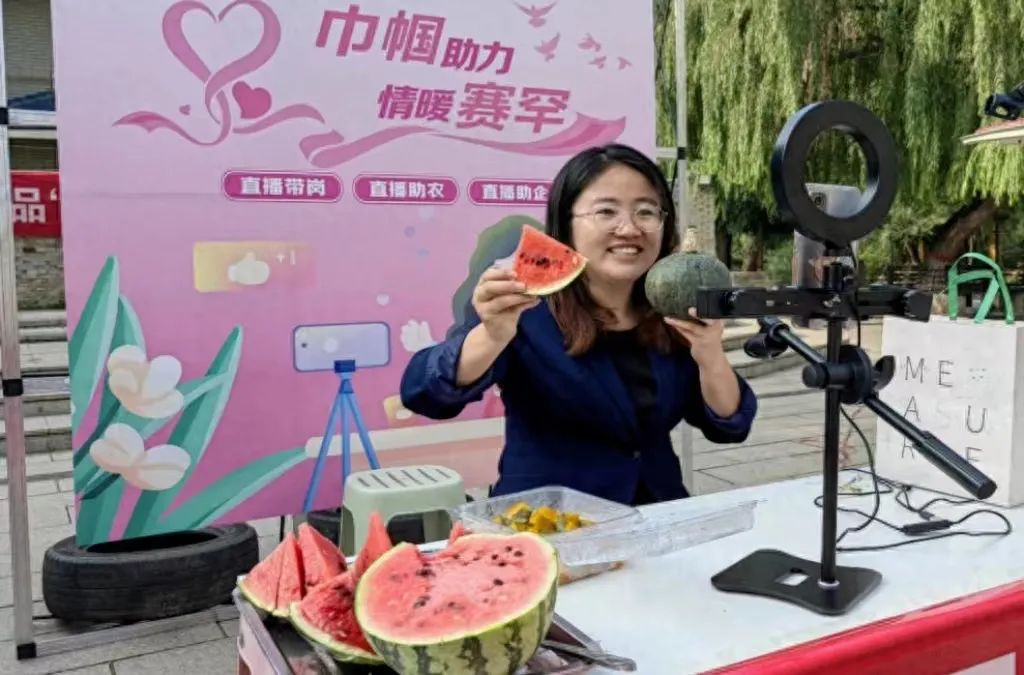 旧州莴笋丰收！网络达人直播带货助力助农增收(图1)