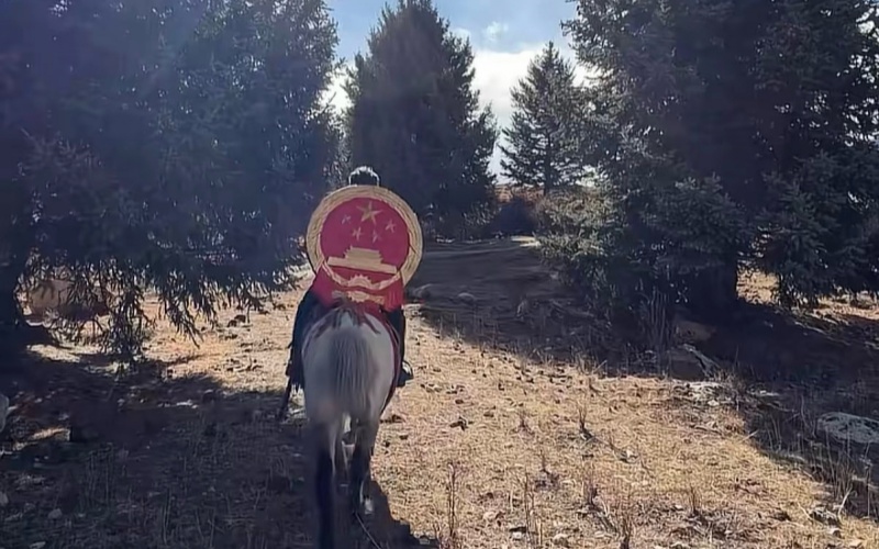 打通司法最后一公里 四川德格巡回法庭将正义送到牧区(图1)