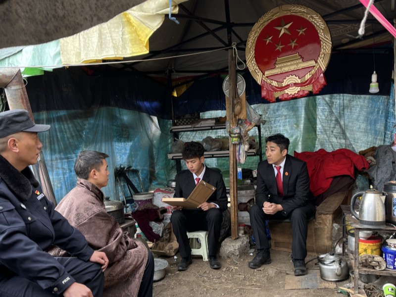 打通司法最后一公里 四川德格巡回法庭将正义送到牧区(图2)