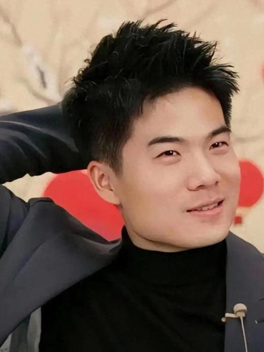 没有对比就没伤害！董宇辉麻黄鸡争议再起央媒言辞犀利字字珠玑(图5)