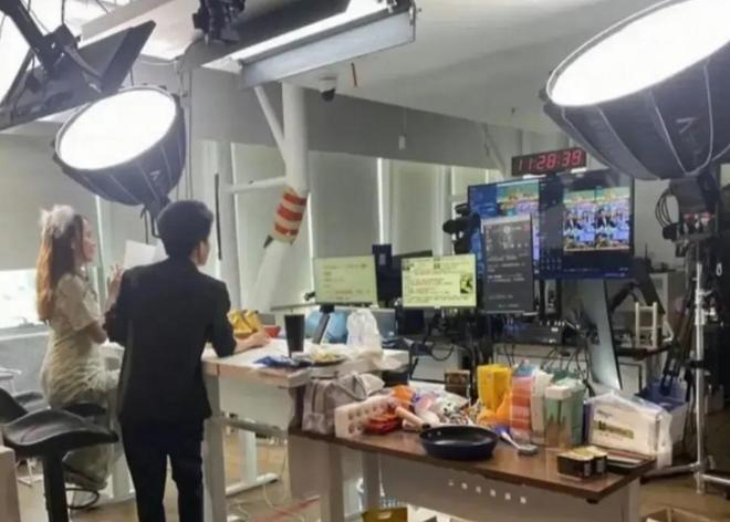 没有对比就没伤害！董宇辉麻黄鸡争议再起央媒言辞犀利字字珠玑(图9)