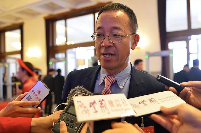 官媒发文63岁俞敏洪再破天花板让董宇辉和整个商界沉默了(图4)