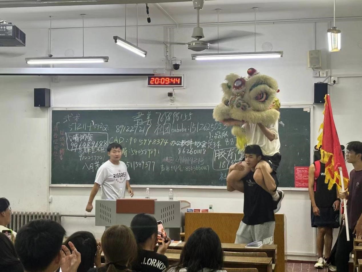 青岛农业大学海都学院2024年学生社团纳新活动顺利开展(图2)