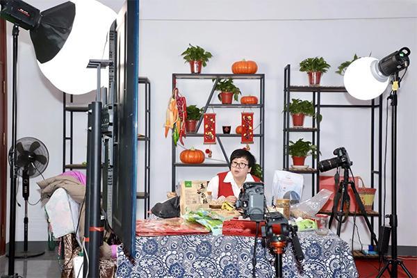 直播赋能！潞州区乡村年货借“云”飞向全国(图1)