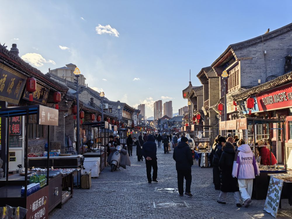 人文经济激活消费新动能古街“活”起来：塞上老街书写文旅消费新故事(图2)