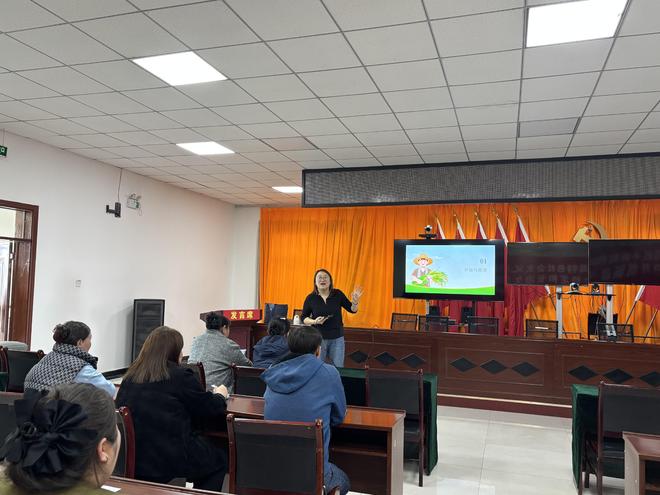 查干库勒乡举办电商培训 助力乡村振兴(图1)