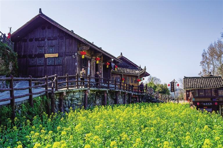 十八洞春·拼出幸福(图1)