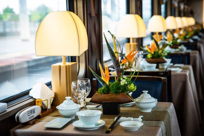 成都号熊猫专列豪华软卧班期+票价+官网指南(图2)