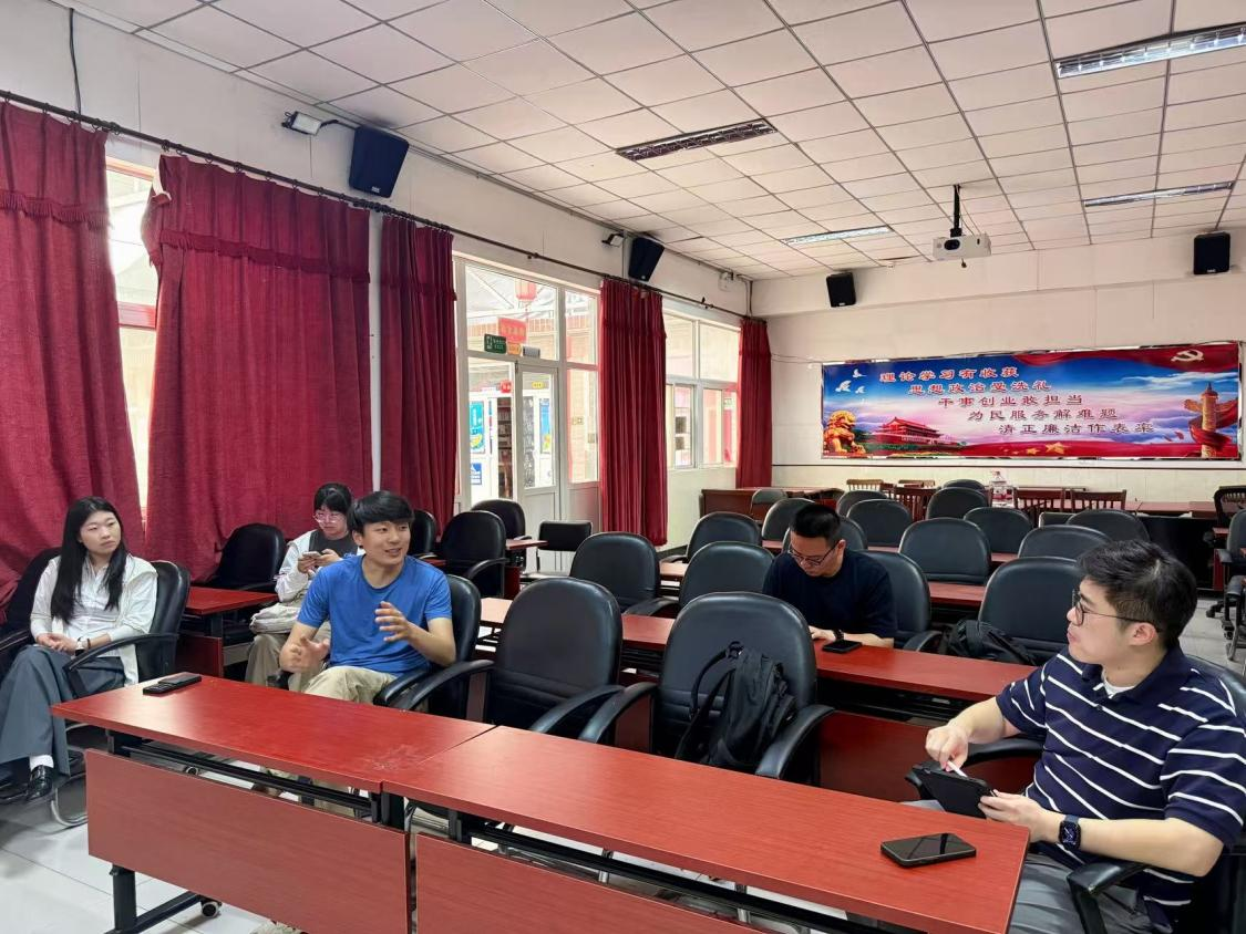 商学院师生团队深入乡村开展实地调研(图2)