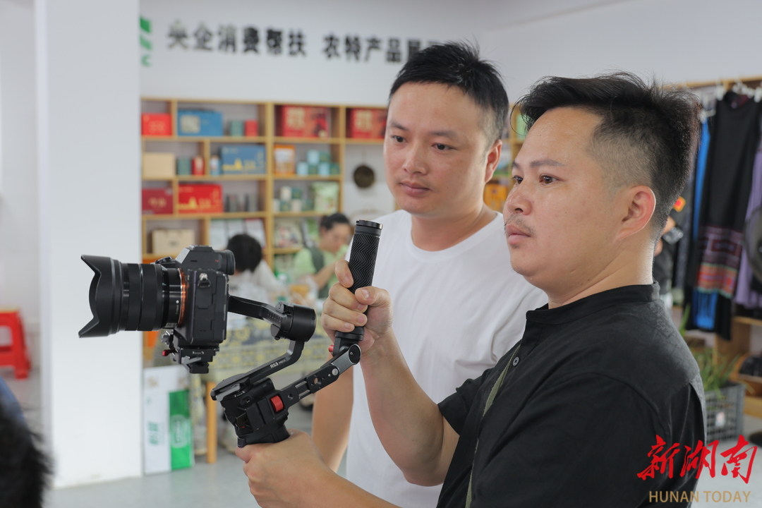 通道启动助农直播带货活动助推农民增收(图2)