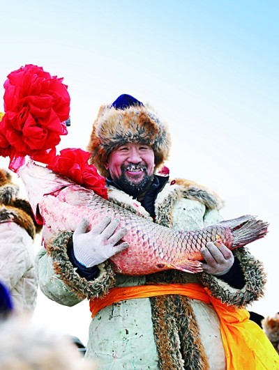 新疆维吾尔自治区70年发展成就斐然——同心共筑梦 天山绽新颜(图1)