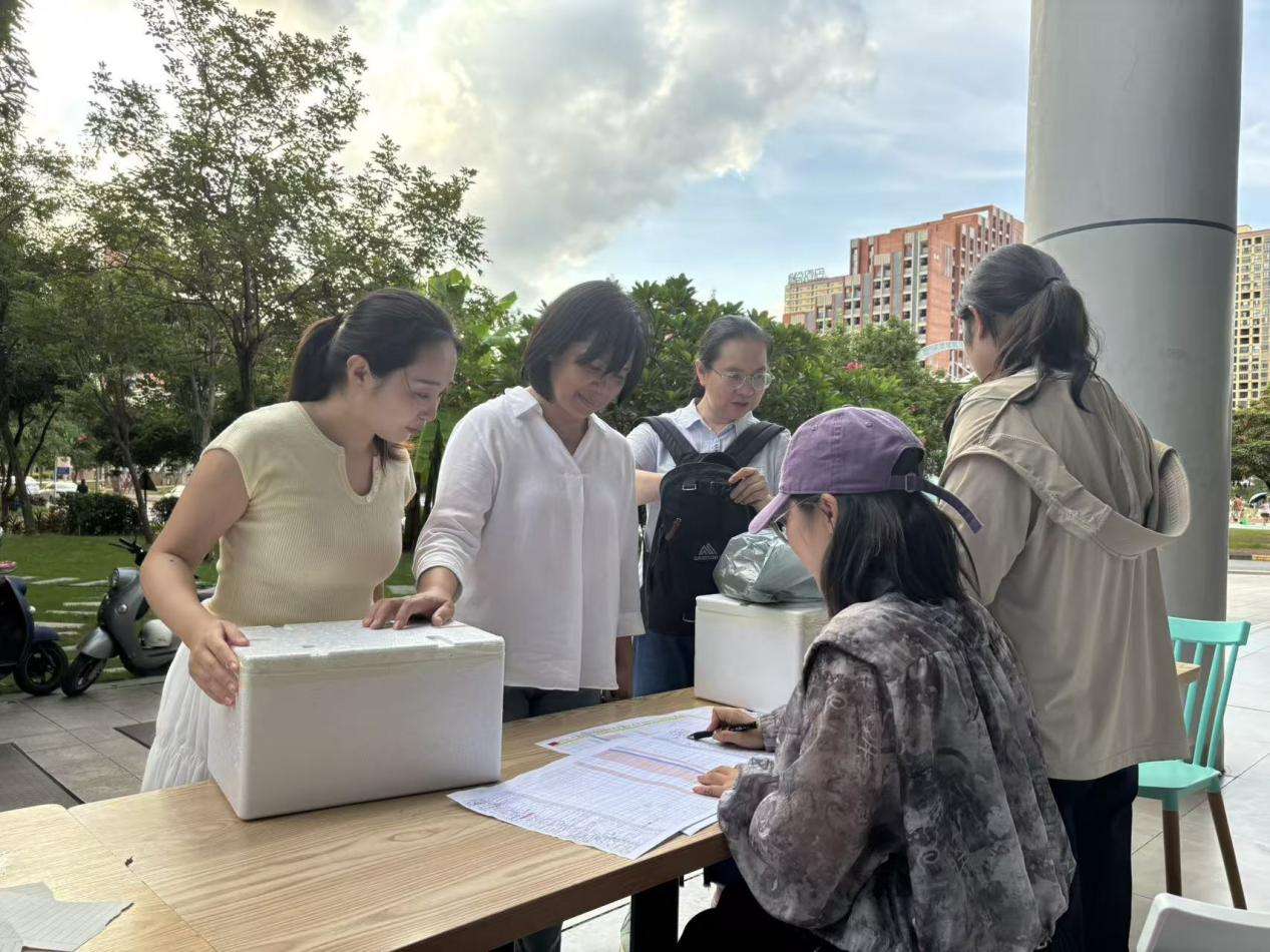 广西建院驻村干部直播带货效果好(图2)