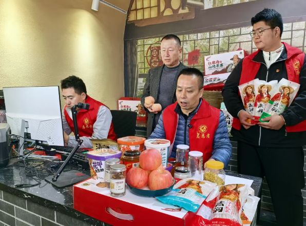 中国式现代化・榆林实践 清涧：直播带农货 “流量”变“销量”(图2)