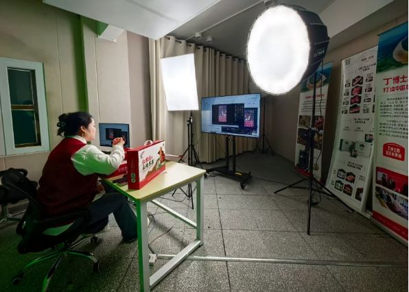 中国式现代化・榆林实践 清涧：直播带农货 “流量”变“销量”(图4)