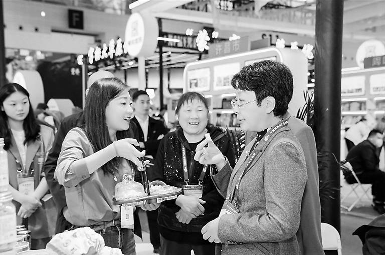 甘肃农产品破茧成蝶 黄土高原的绿色馈赠-新华网(图1)