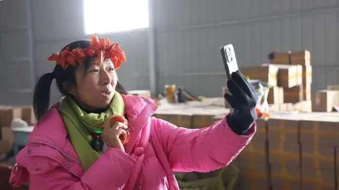 方正县“巾帼助农”电商直播促增收(图2)