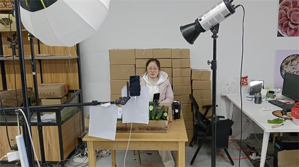 江苏滨海：电商赋能乡村振兴 直播带货拓宽农产品销路(图1)