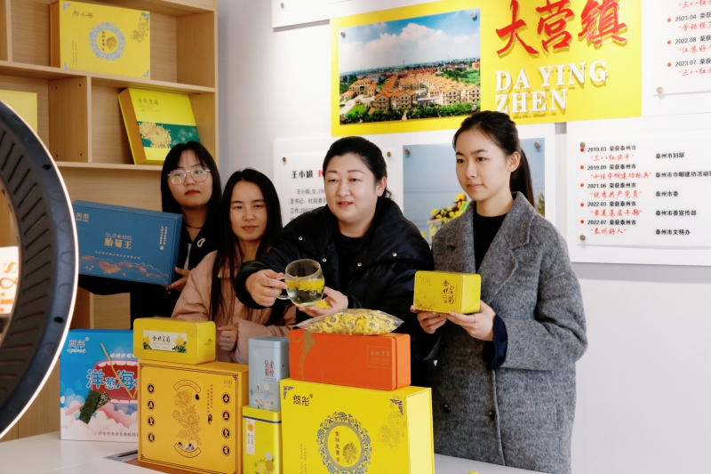 越来越多农民主播带“土货”搭上“直播快车”让不少桂林农产品成“爆款”(图1)