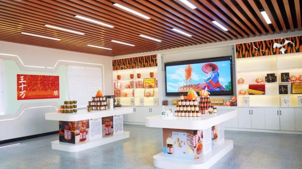 客户日暖心助农 直播杆变“新农具”常德联通通信赋能乡村振兴(图1)