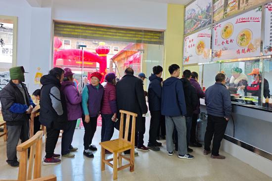 横州市陶圩镇：“一只鸡”撬动大产业 “一碗粉”香飘千万家(图2)